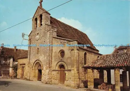 D056539 Le Lanquais. Dordogne. Eglise XV et la Halle. Apa Poux. AS