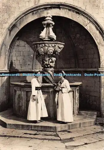 D055821 Dubrovnik. La Fontaine de Onoufrjye. Zadruzne Knjige. M. Mrdanov