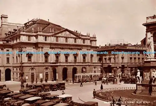D057945 Milano. Piazza e Teatro alla Scala. G. Ottolino. Fot. Tempo