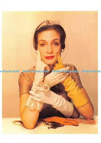 D063061 Lausanne. Musee de l Elysee. Pat Blake. New York. Blumenfeld. News Produ