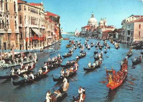 D061702 Venezia. Historische Regatta am Canal Grande. Rotalcolor. Drei. S. Donad