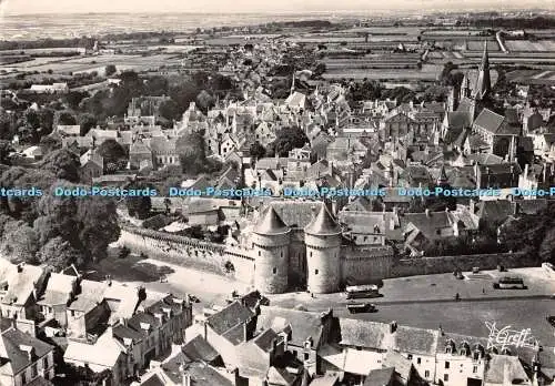 D068647 En Bretagne. 2808. Guerande. Loire Inferieure. Vue aerienne. La Porte Sa