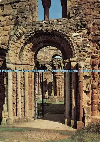 D084110 P.1. Lindisfarne Priory. Northumberland. Westtür. Ministerium für Publ