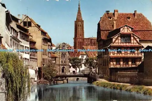 D087814 Straßburg. Bas. Rhin. La Petite France et la Cathedrale. La Cigogne. Ha