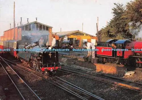 D090034 Romney. Hythe and Dymchurch Railway. Nr. 8. Hurricane Ankunft in New Ro