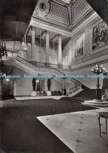 D091857 Lancaster House. Die Treppenhalle. Arbeitsministerium. Krone