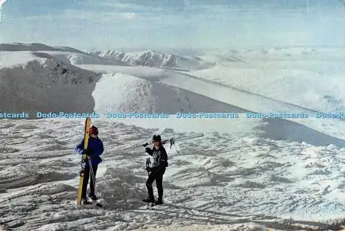 D093615 Inverness Shire. Skifahrer auf dem Cairngorm Summit. J. Arthur Dixon. 1967