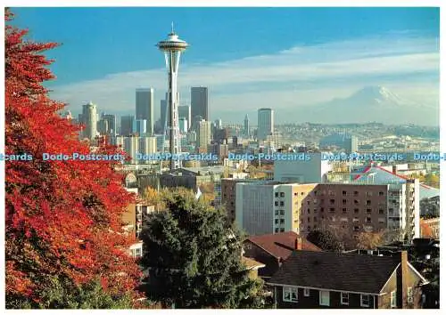 D094019 NW 15. Seattle Skyline mit Space Needle und Mt. Regenreicher im Hintergrund.