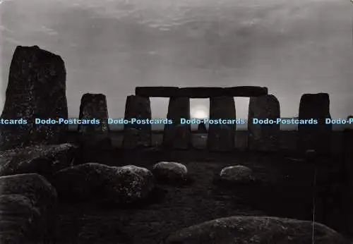 D097218 Stonehenge. Wiltshire. Sonnenaufgang. Arbeitsministerium. Krone