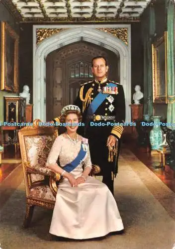 D099417 H.M. Queen Elizabeth II. Und H. R. H. Prinz Philip. Kardorama. John Hi