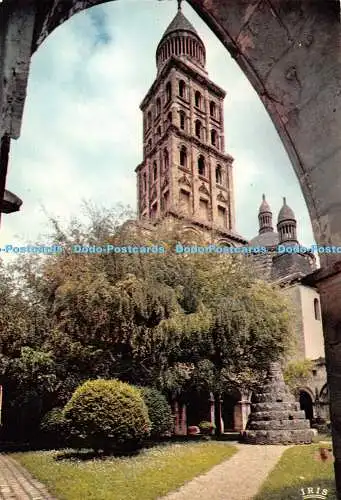 D099634 Perigueux. Dordogne. A 2. Le clocher de la Basilique St. Front un des pl