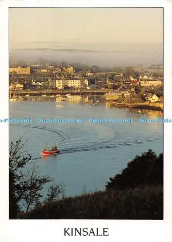 D104394 Kinsale. Fischerboot verlässt den Hafen von Kinsale. Real Ireland Design. Liam