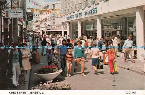 Trikot D106529. C.I. King Street. Dies ist das Haupteinkaufsviertel der Insel mit
