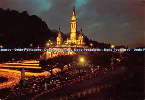 D107201 Lourdes. Hautes Pyrenees. La Basilique Illuminee et la Procession aux Fl