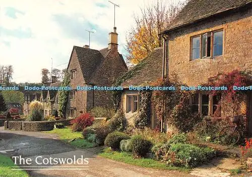 D108483 Die Cotswolds. Eine alte Ecke in den Cotswolds. J. Salmon. Kamerafarbe