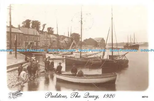 D108611 Padstow. Der Kai. 1920. F. Frith