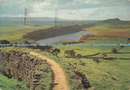 D109243 The National Trust. Ein Abschnitt von Hadrianswall und Crag Lough. Northumber