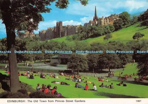 D110871 Edinburgh. Altstadt von Princes Street Gardens. 1967. Hagel Caledonia Pr