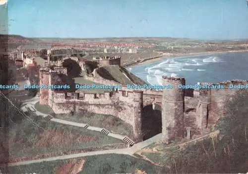 D116439 Yorkshire. Scarborough Castle. Deiche und Barbakane vom Schloss. Minis