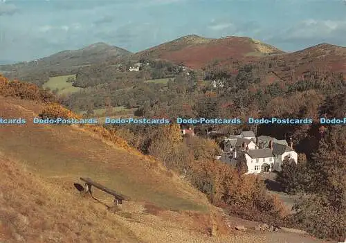 D115104 Die majestätischen Malvern Hills von einer der Stadtmauern des British Camp aus gesehen