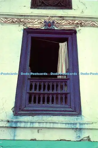D117949 Unbekanntes blaues Fenster. Bruce Chatwin Fotos und Notizbücher. 2001
