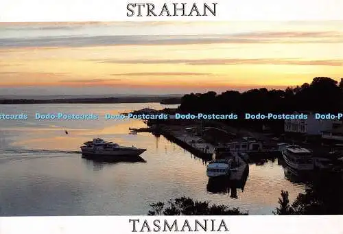 D116111 Tasmanien. Strahan. Strahan Waterfront in der Abenddämmerung. Nucolorvue