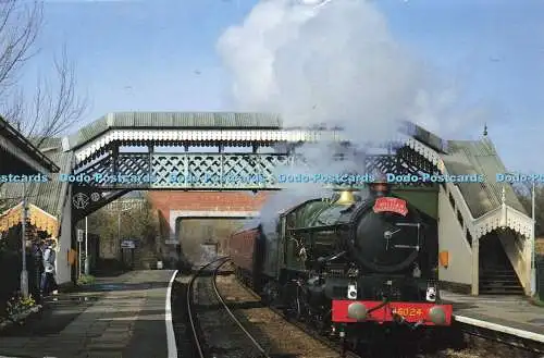 D156586 Die restaurierte Great Western Railway Fußgängerbrücke am Bahnhof Wilmcote. Provi