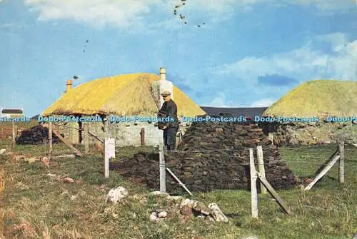 D157980 Isle of Skye. Reetgedeckter Croft. J. Arthur Dixon. Douglas Scott