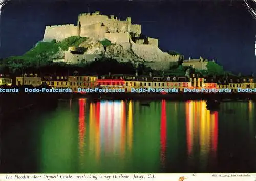 D157219 C.I. Das beleuchtete Schloss Mont Orgueil. Blick auf den Hafen von Gorey. Trikot