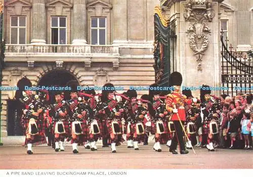 D158889 London. Ein Pfeifenband verlässt den Buckingham Palace. Fotopräzision. Colourma