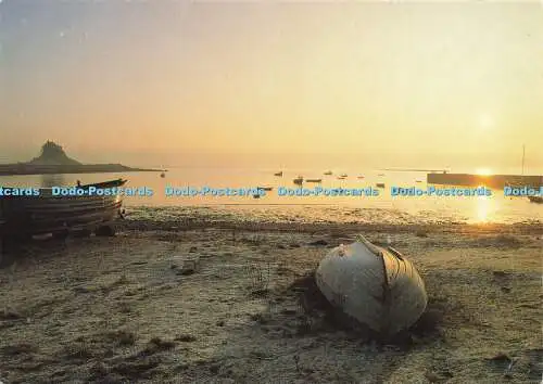 D160673 Lindisfarne Hafen und Schloss bei Sonnenaufgang. Claughton Photography