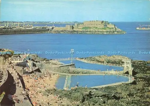 D160825 C. I. Havelet Bay und Castle Cornet. Guernsey. Jarrold