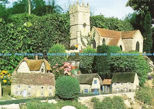 D162334 Die Isle of Wight. Modell der Godshill Church im Old Smithy Garden. D.