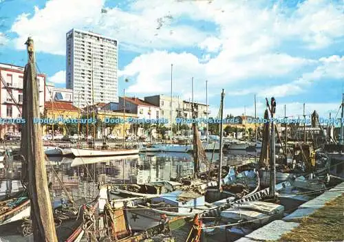 D166207 Rimini. Der Hafen und Wolkenkratzer. Graphicolor Pama