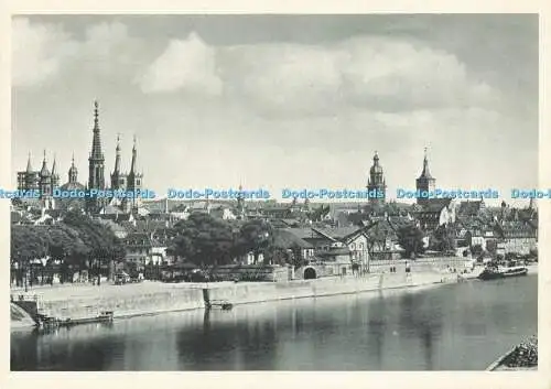 D163540 Das Malerische Würzburg. Blick auf die Altstadt Von Der Luitpoldbrücke.