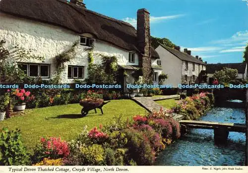 D181034 North Devon. Typisches Reetdachhaus von Devon. Croyde Village. John Hinde.