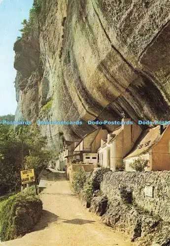 D185947 Les Eyzies. Dordogne. Troglodytenhäuser am Weg des Grottengroßen