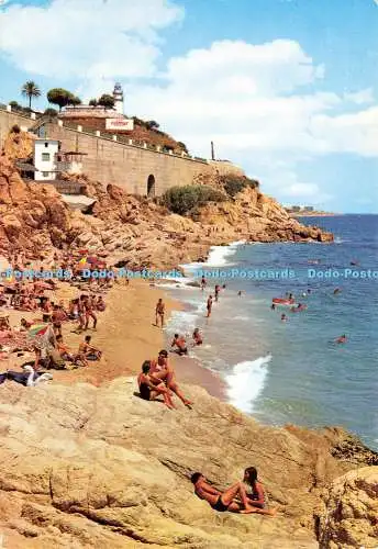 D184597 Calella. Barcelona. Espana. Teilansicht des Leuchtturms und des Strandes. Nein