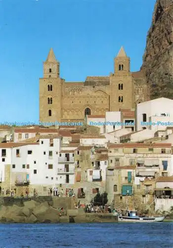 D184780 Cefalu. Palermo. Die Kathedrale mit umliegenden Häusern. Glorioso. 1995