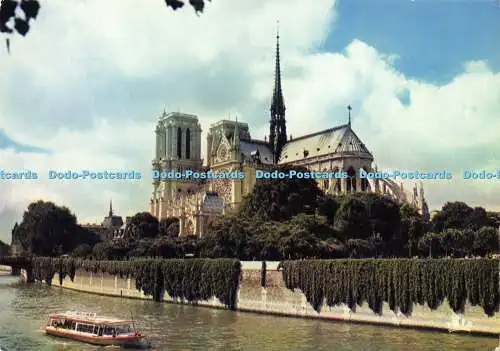 D181789 Paris. Notre Dame et la Seine. Chantal. Iris