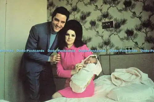 D188167 Elvis. Prisilla und Lisa Marie. Amerikanische Postkarte. Wide World Photos. 19