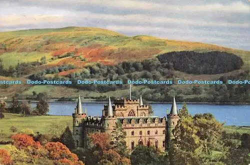 D188696 Inveraray Castle und Loch Fyne von der Dalmally Road. Das Schloss ist der