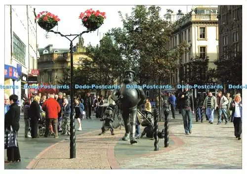 D188951 Dundee. Desperate Dan Statue. Whiteholme. Duncan White