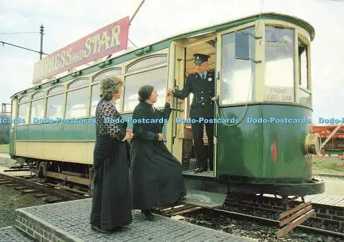 D188964 Die Tividale Straßenbahn im Black Country Living Museum. John Hinde