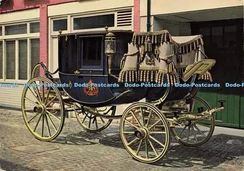 D187560 Kleid Streitwagen. 19. Jahrhundert. Von zwei Pferden gezeichnet diese elegante Kutsche