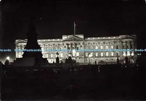 D189457 Buckingham Palace. mit dem Queen Victoria Memorial im Vordergrund. C