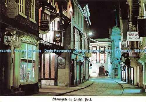 D189462 York. Stonegate bei Nacht. Photo Precision Limited. Colourmaster Internat