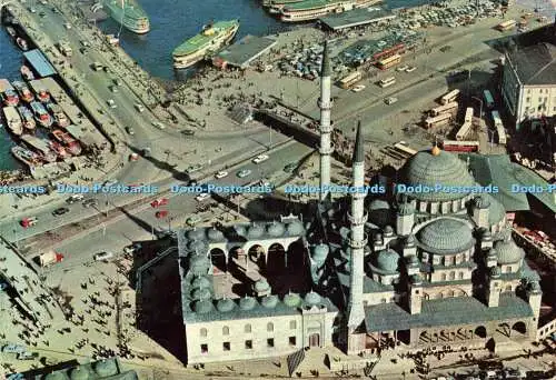 D170473 Türkei. Istanbul. Die Moschee von Yeni Cami. Panorama Turizm ve Ticaret Mu