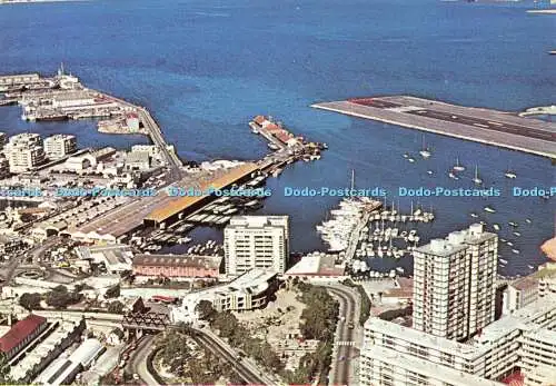 D171758 Gibraltar. Teil der Landebahn. Nordhafen. Kiosk Zeitungshändler. Saegraf