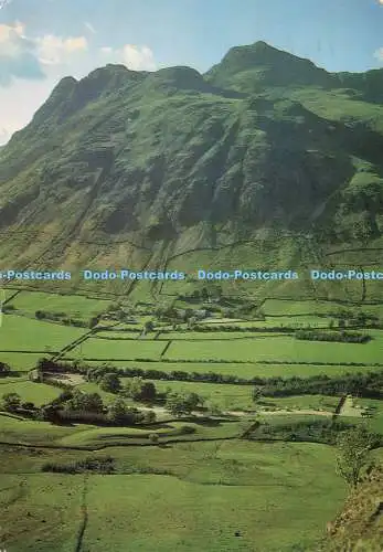 D173576 Der Kopf von Great Langdale und die Langdale Pikes. Colin Richardson Prin